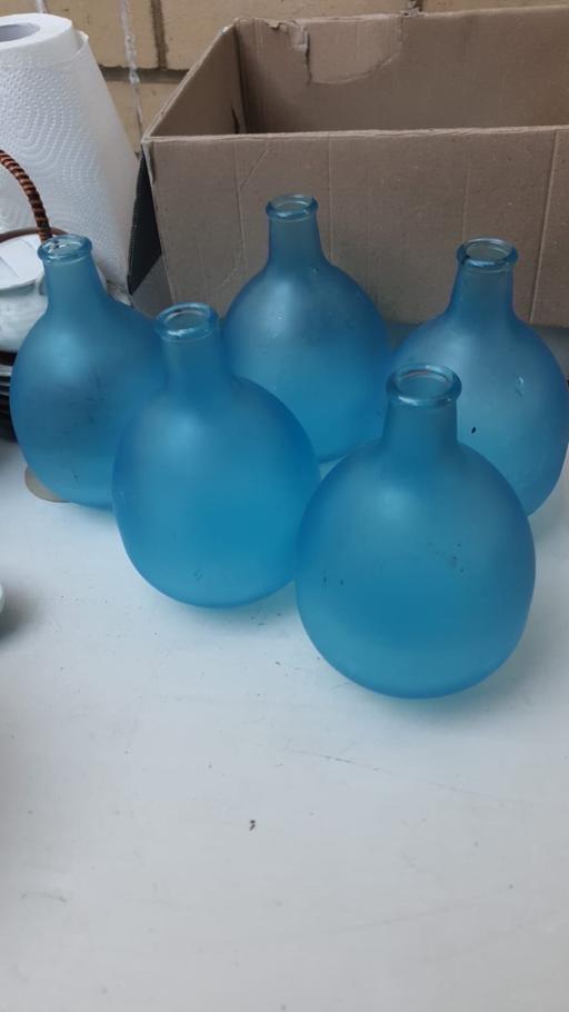 Buy & Sell Camberwell South East London - Photos for Marine blue glass vase