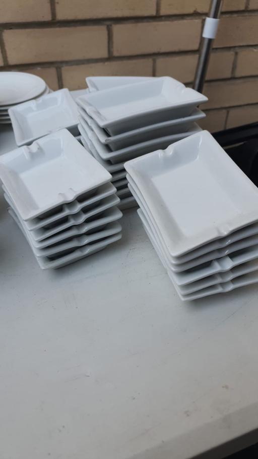 Buy & Sell Camberwell South East London - Photos for Large and small White Porcelain Ash trays