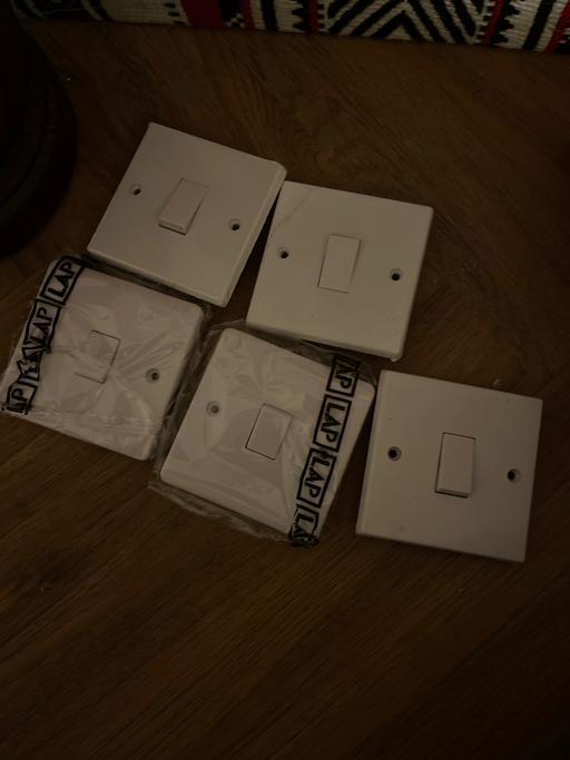 Buy & Sell Civic Centre Manchester - Photos for Light switch