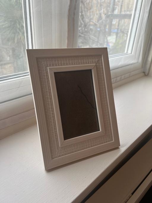 Buy & Sell Westferry East London - Photos for White Textured Photo Frame