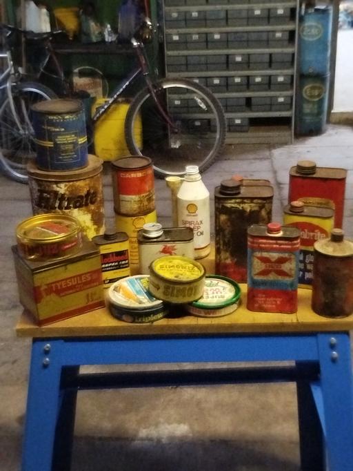 Buy & Sell Tame Valley Industrial Estate Tamworth - Photos for 18 x Vintage Oil Grease & Polish Cans