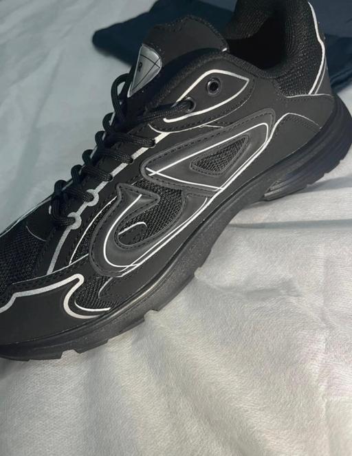 Buy & Sell Pinner Harrow - Photos for Dior B30 Size 8