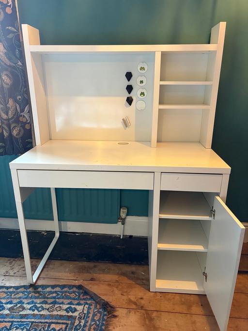 Buy & Sell Newport Telford and Wrekin - Photos for White desk with pink chair