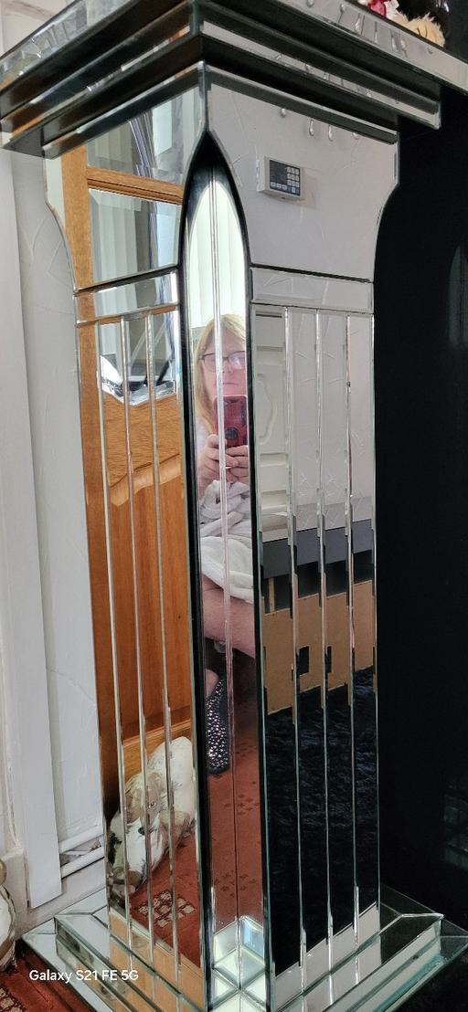 Buy & Sell Bloxwich Walsall - Photos for GLASS PILLIAR,S X2 4 FT TALL