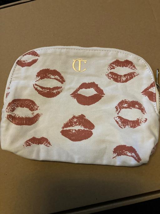 Buy & Sell Sedgley Dudley - Photos for Charlotte tilbury makeup bag