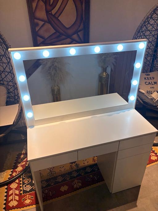 Buy & Sell Hookwood Mole Valley - Photos for Vanity mirror