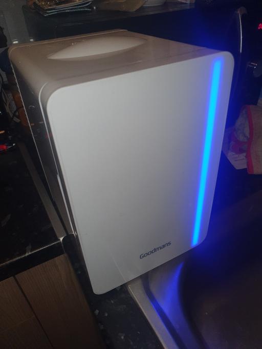 Buy & Sell Pensnett Dudley - Photos for Goodmans White Mini Fridge, 11 x 11 x 7 inch