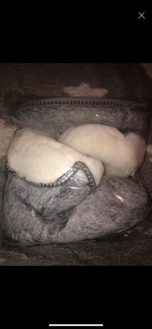 Buy & Sell Bilston Wolverhampton - Photos for Brand new slipper boots