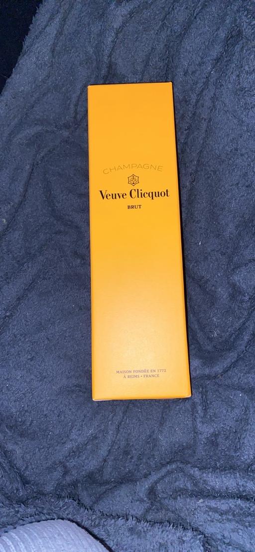 Buy & Sell Tinsley Sheffield - Photos for 750ml Veuve Clicquot Brut Champagne