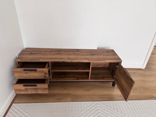 Buy & Sell Bowes Park North London - Photos for Dark Bronx Oak Effect Compact Slim TV Unit