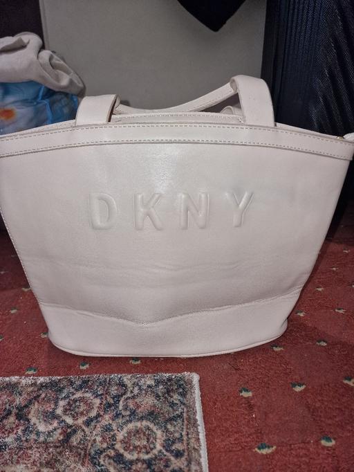 Buy & Sell West Bromwich Sandwell - Photos for 2x DKNY handbags
