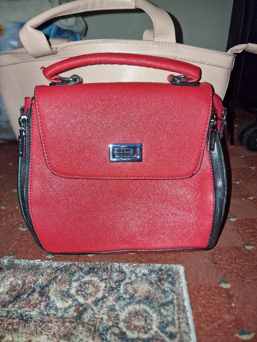 Buy & Sell Swan Village Sandwell - Photos for Red handbag