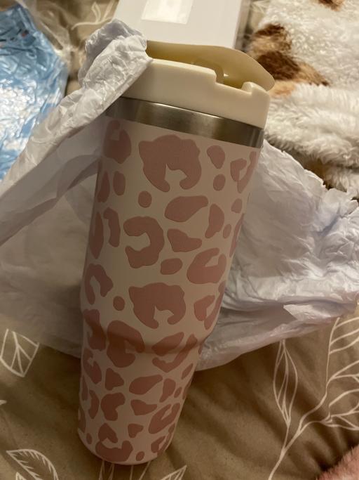 Buy & Sell Rowley Village Sandwell - Photos for Giraffe travel mug NEW
