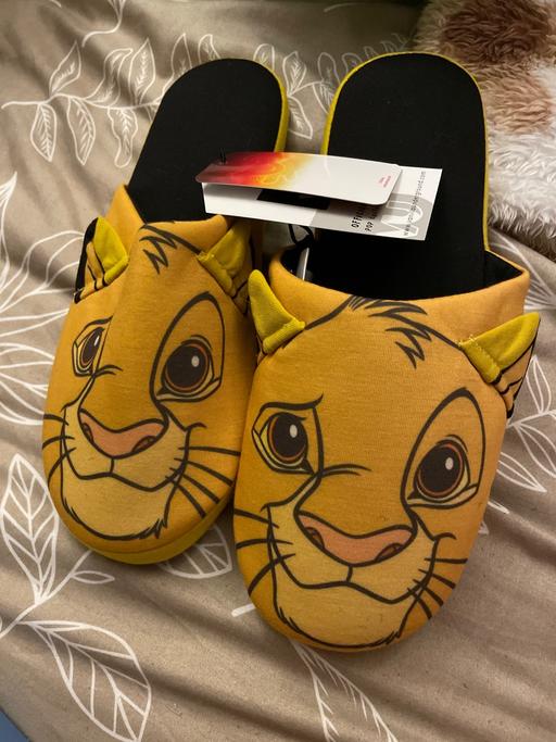 Buy & Sell Rowley Village Sandwell - Photos for Lion king slippers size 7-8 NEW