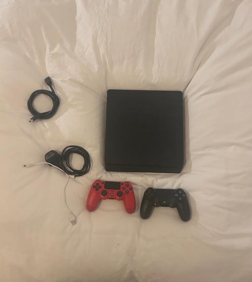 Buy & Sell Pimlico Central London - Photos for PS4 with 2 Controllers