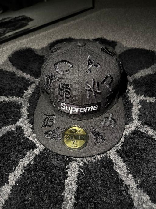 Buy & Sell Badshot Lea Waverley - Photos for New Era x Supreme Fitted Cap, size 7 1/8