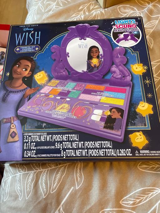 Buy & Sell Rowley Village Sandwell - Photos for Disney wish lights and sound cosmetic set