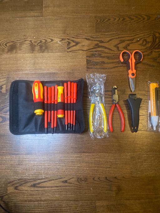 Buy & Sell West Norwood South East London - Photos for Electrical Tool Kit – Insulated Screwdrivers