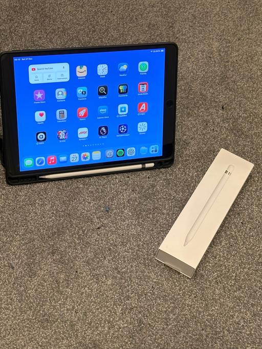 Buy & Sell Bradmore Wolverhampton - Photos for Apple iPad Air (3rd Generation) Bundle