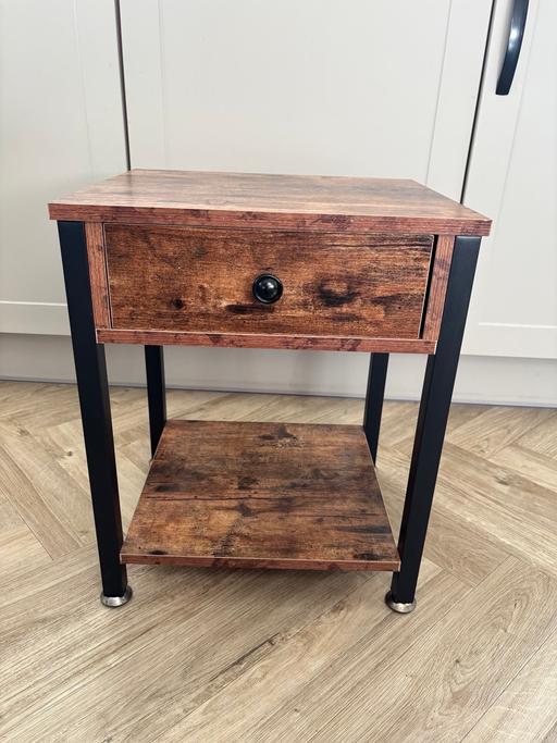 Buy & Sell Kennington Ashford - Photos for Side table and Cabinet