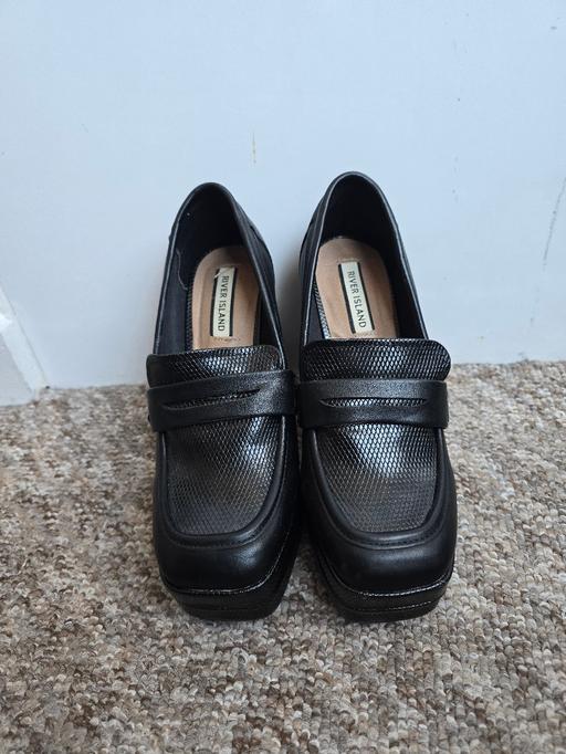 Buy & Sell West Kensington West London - Photos for Black platform heeled loafers- size 4