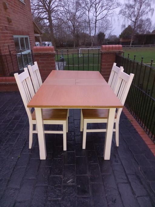 Buy & Sell Chapmans Hill Bromsgrove - Photos for table & 4 chairs