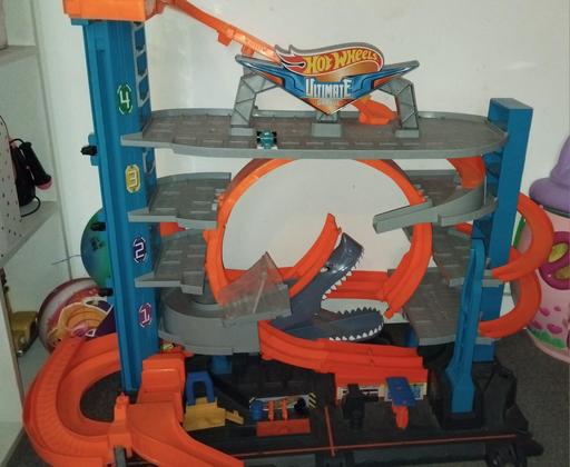 Buy & Sell Peckham South East London - Photos for Hot Wheels Ulitmate track garage