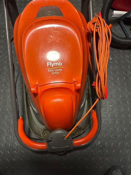 Buy & Sell Eastham Wirral - Photos for Flymo Easi Glide 300V working
