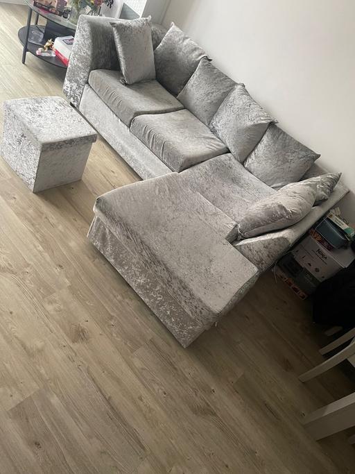 Buy & Sell Harrow Weald Harrow - Photos for Grey Crush Velvet Sofa