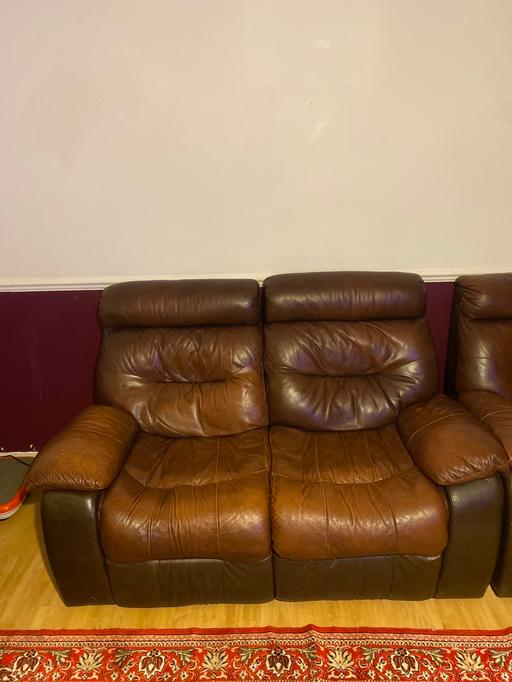 Buy & Sell East Dulwich South East London - Photos for Brown leather reclining sofa. Seats 6 people