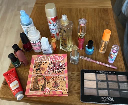 Buy & Sell Shirley Solihull - Photos for Mixed lot of perfumes, sprays, nail varnishes