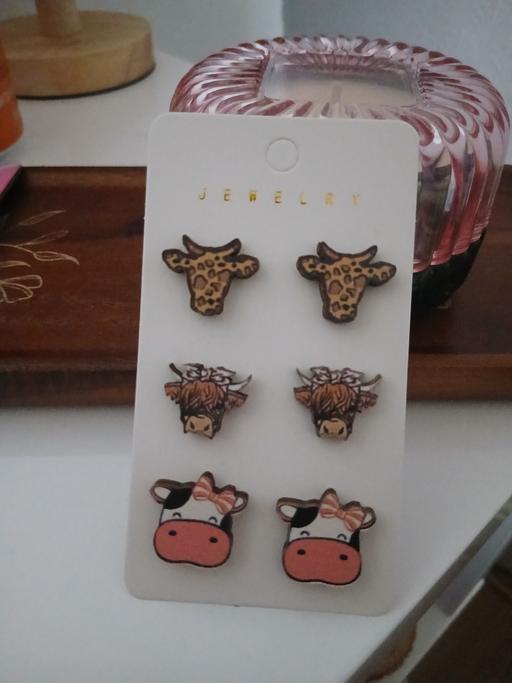 Buy & Sell Radcliffe Bury - Photos for Earrings New