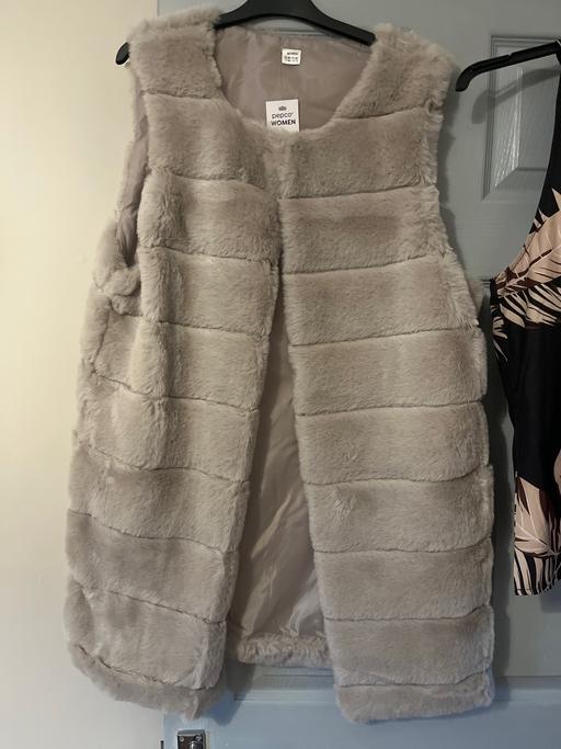 Buy & Sell Conisbrough Doncaster - Photos for New tagged size 12 gilet faux fur