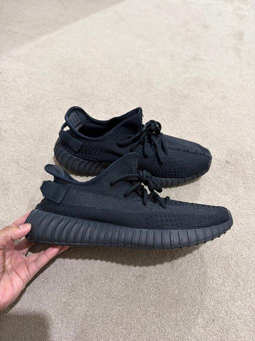 Buy & Sell East Ham East London - Photos for YEEZY 350 BOOST