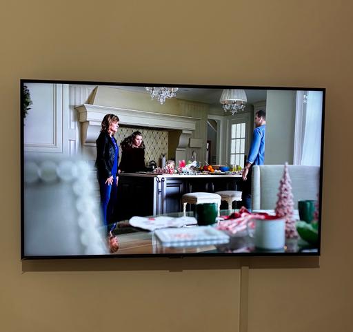 Buy & Sell Surrey Quays South East London - Photos for Samsung 43” AU7100 UHD 4K HDR Smart TV