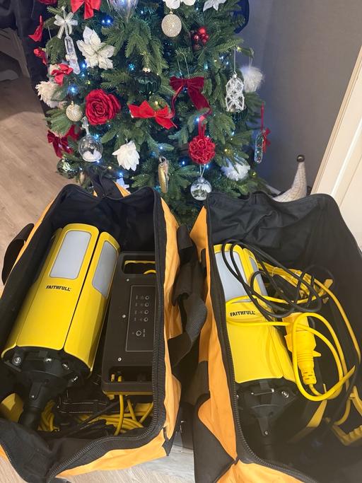 Buy & Sell Fordbridge Solihull - Photos for 2 Faithfull 110v 5 way task lighting tripod.