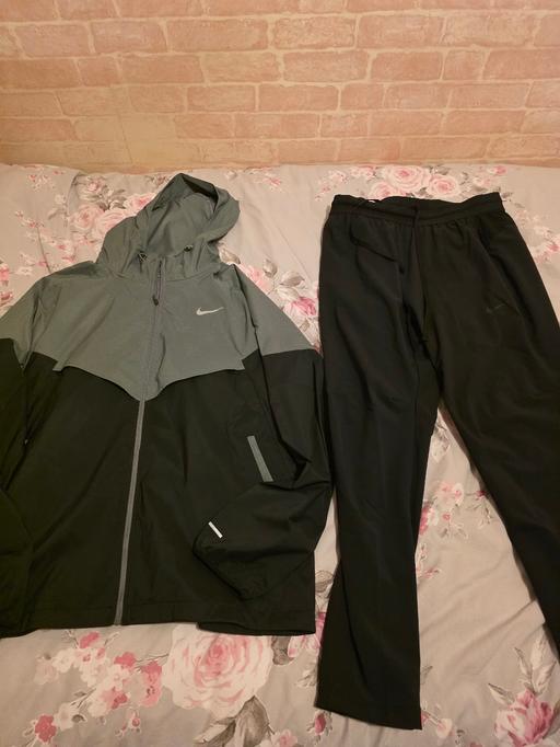 Buy & Sell Walton Liverpool - Photos for Nike Set