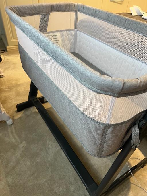 Buy & Sell Wallington Sutton - Photos for Nested Cozi sleeper bedside crib