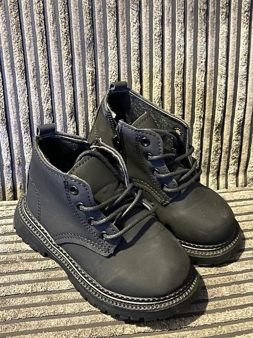 Buy & Sell Merry Hill Wolverhampton - Photos for Boys boots