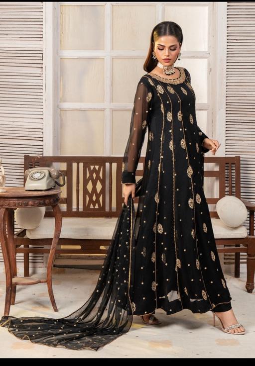 Buy & Sell Barking Barking and Dagenham - Photos for 3 piece fancy maxi for part wear