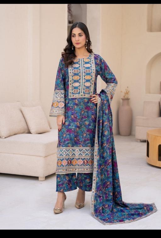 Buy & Sell Barking Barking and Dagenham - Photos for 3 piece dhanak material fancy outfit