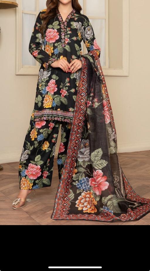 Buy & Sell Barking Barking and Dagenham - Photos for 3 piece fancy suit with farshi shalwar