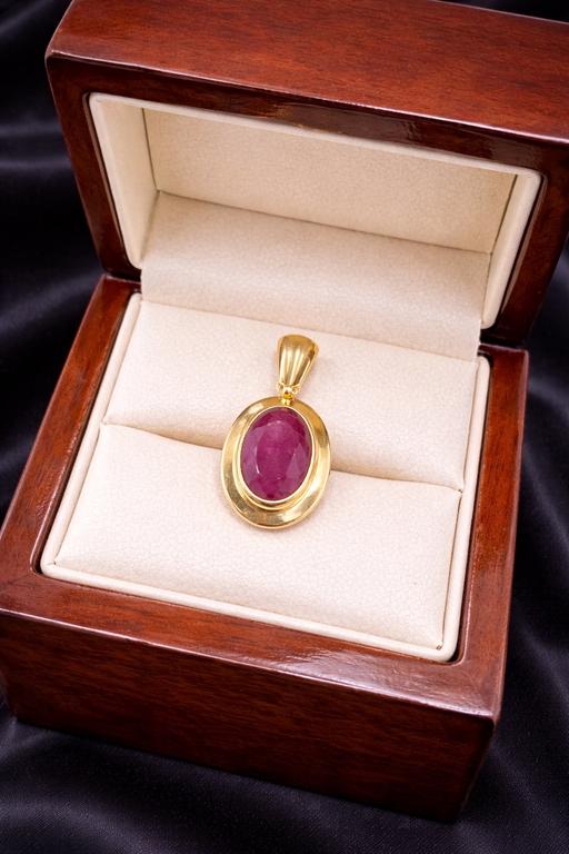 Buy & Sell Harrow on the Hill North West London - Photos for Beautiful 9ct Gold Ruby Vintage Pendant