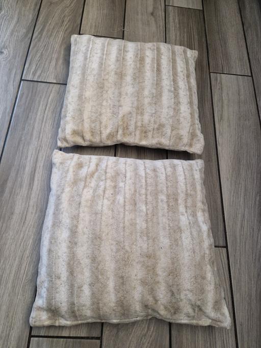 Buy & Sell Scholes Rotherham - Photos for 2 cushions