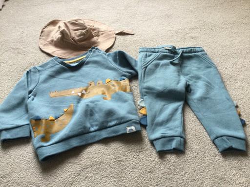 Buy & Sell Shildon County Durham - Photos for Baby boy tracksuit +cap 6/9mths