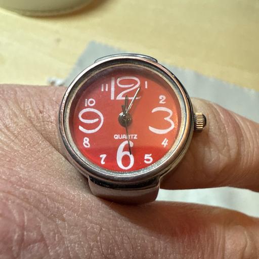 Buy & Sell Sutton Bridge South Holland - Photos for Red dial quartz ring watch