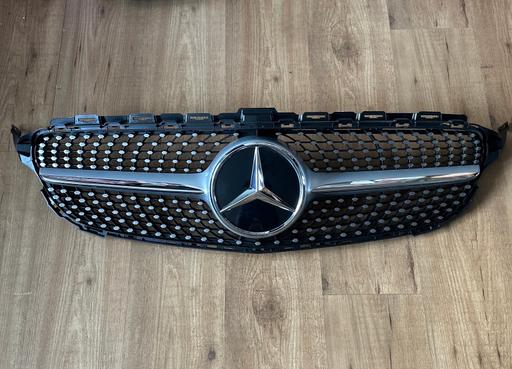 Vehicles Norbury South West London - Photos for Mercedes Genuine C300 front grill.