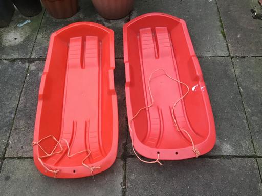 Buy & Sell Essington Wolverhampton - Photos for Red sledges