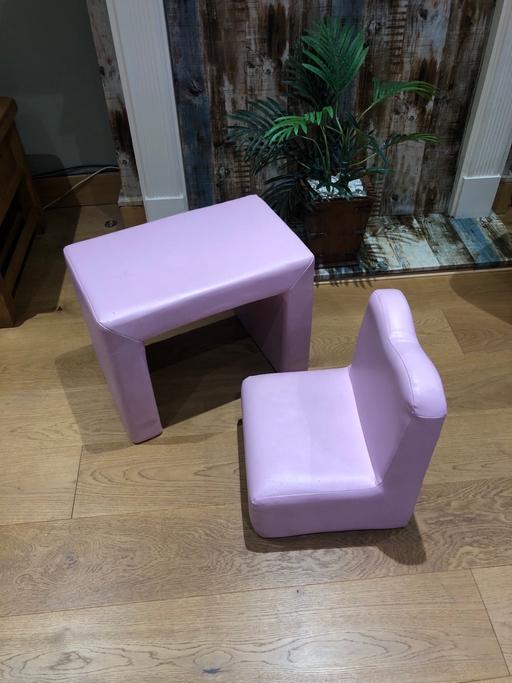 Buy & Sell Turnford Broxbourne - Photos for CHILDS TABLE AND CHAIR