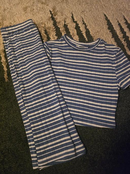 Buy & Sell Weoley Castle Birmingham - Photos for 10-11 years girls 2 piece top and skirt